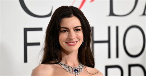 Anne Hathaway Is the Latest Proponent of the No Pants Trend .